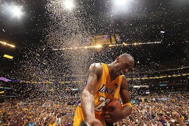LOS ANGELES - JUNE 17: Kobe Bryant #24 of the Los Angeles Lakers celebrates after winning over the Boston Celtics in Game Seven of the 2010 NBA Finals on June 17, 2010 at Staples Center in Los Angeles, California.  NOTE TO USER: User expressly acknowledges and agrees that, by downloading and/or using this Photograph, user is consenting to the terms and conditions of the Getty Images License Agreement. Mandatory Copyright Notice: Copyright 2010 NBAE (Photo by Nathaniel S Butler/NBAE via Getty Images)
