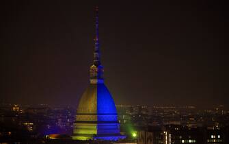 monumento luce ucraina