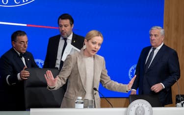 La presidente del consiglio Giorgia Meloni, con i vicepremier Antonio Tajani e Matteo Salvini durante la conferenza stampa a palazzo Chigi al termine del cdm, Roma, 17 ottobre 2025.  ANSA/MASSIMO PERCOSSI