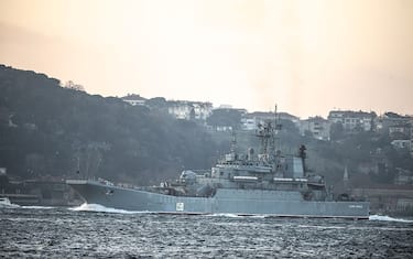 ISTANBUL, TURKEY - DECEMBER 14: Russian warship "Caesar Kunikov" passes through Bosphorus in front of Saray Burnu in Istanbul, Turkey on December 14, 2015. (Photo by Arif Hudaverdi Yaman/Anadolu Agency/Getty Images)