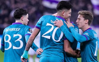 epa11864522 Luis Vazquez of RSC Anderlech (C) celebrates with his teammates after scoring the 1-0 goal during the UEFA Europa League match between RSC Anderlecht and TSG 1899 Hoffenheim, in Anderlecht, Belgium, 30 January 2025.  EPA/OLIVIER MATTHYS