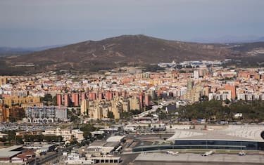 Le più brutte: La Línea de la Concepción, Spagna