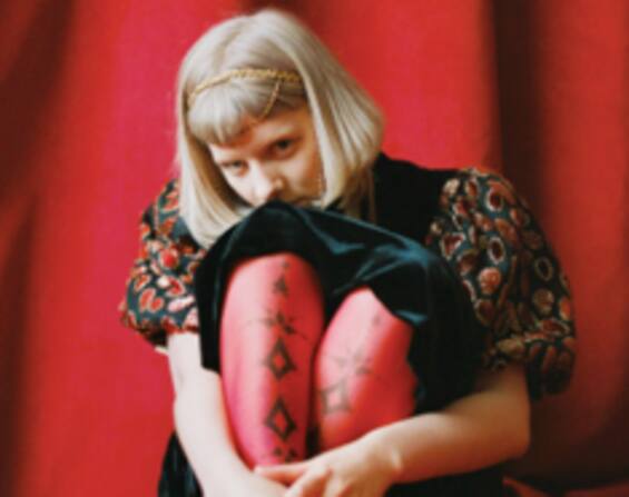 May Day, Aurora, norsk dronning av alternativ pop, er den eneste utlendingen som inntar scenen