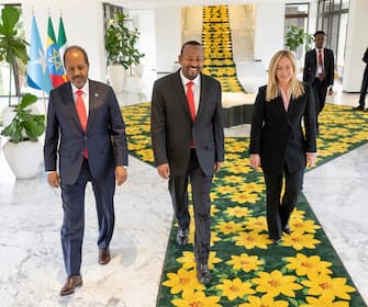 La presidente del Consiglio Giorgia Meloni, in occasione del trilaterale con il primo ministro dell'Etiopia Abiy Ahmed Ali e con il presidente della Somalia Hassan Sheikh Mohamud, Addis Abeba, 15 aprile 2023. ANSA/ FILIPPO ATTILI / UFFICIO STAMPA ++HO - NO SALES EDITORIAL USE ONLY++