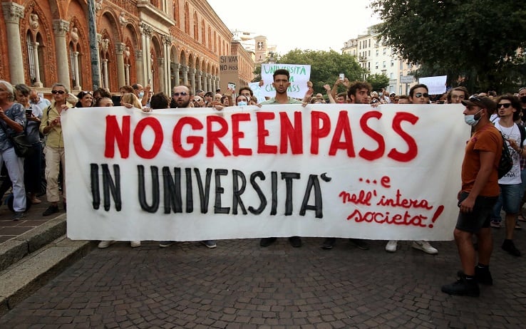 A moment of a No vax and no Green pass protest in Milan, Italy, 04 September 2021.   ANSA / PAOLO SALMOIRAGO