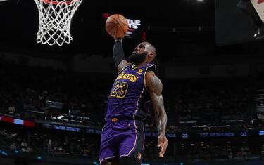 NEW ORLEANS, LA - DECEMBER 31: LeBron James #23 of the Los Angeles Lakers drives to the basket during the game against the New Orleans Pelicans on December 31, 2023 at the Smoothie King Center in New Orleans, Louisiana. NOTE TO USER: User expressly acknowledges and agrees that, by downloading and or using this Photograph, user is consenting to the terms and conditions of the Getty Images License Agreement. Mandatory Copyright Notice: Copyright 2023 NBAE (Photo by Layne Murdoch Jr./NBAE via Getty Images)