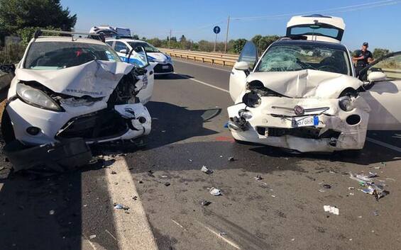 Scontro frontale tra auto su statale 387, due feriti gravi | Sky TG24
