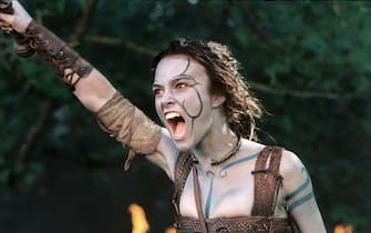 Keira Knightley in una scena di King Arthur