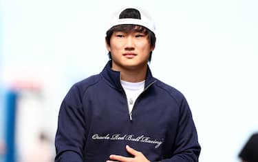 YUKI TSUNODA (Red Bull) DALLA PIT LANE