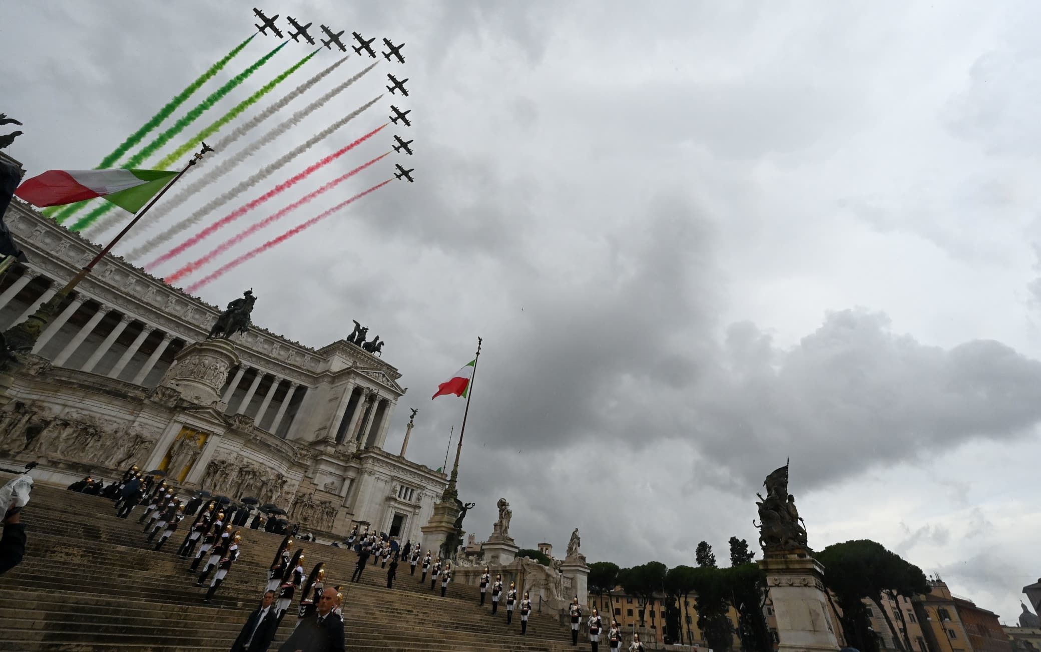 4 Novembre, Festa Delle Forze Armate: Il Discorso Di Mattarella A Bari ...