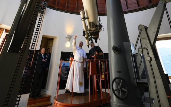 Papa Leone XIV visita la Specola vaticana nel giorno dell
