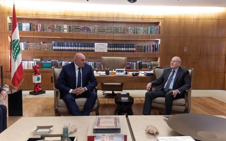 Il ministro Guido Crosetto e il primo ministro Najib Mikati