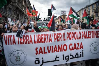 Manifestazione pro Palestina in corso Venezia, Milano 4 Novembre 2023
ANSA/MATTEO CORNER 