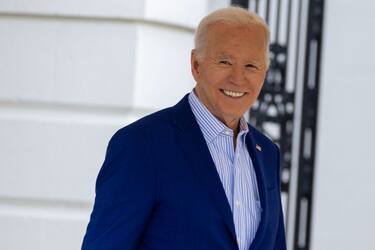 WASHINGTON, DC - JANUARY 27: U.S. President Joe Biden departs the White House to board Marine One on the South Lawn on January 27, 2024 in Washington, DC. President Biden will spend the weekend in South Carolina campaigning ahead of the Democratic primary on February 3. (Photo by Tasos Katopodis/Getty Images)