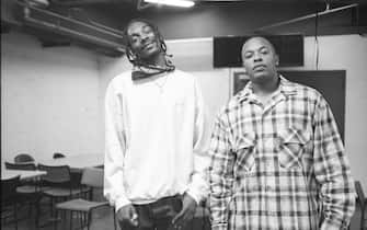 NEW YORK - AUGUST 3:  Rappers Dr. Dre and Snoop Dogg backstage at the Source Awards which were held at Madison Square Garden on August 3, 1995 in New York, New York. (Photo by Al Pereira/Michael Ochs Archives/Getty Images) 