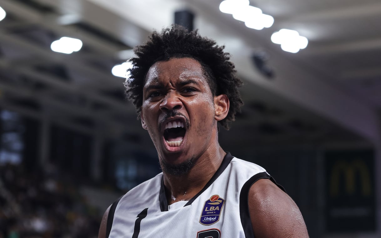https://static.sky.it/editorialimages/80025732bb78c29b1cae3cf1ed72df58b085fcca/skysport/it/basket/2025/10/25/tortona-trapani-serie-a-orari-dove-vedere/Christian_Vital_Ciamillo-Castoria_Tortona.jpg?im=Resize,width=1218