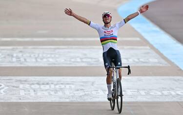 ROUBAIX, FRANCE - APRIL 07: Mathieu van der Poel of The Netherlands and Team Alpecin - Deceuninck celebrates at finish line as race winner in the Roubaix Velodrome - Velodrome Andre Petrieux during the 121st Paris-Roubaix 2024 a 259.7km one day race from Compiegne to Roubaix / #UCIWT / on April 07, 2024 in Roubaix, France. (Photo by Luc Claessen/Getty Images)