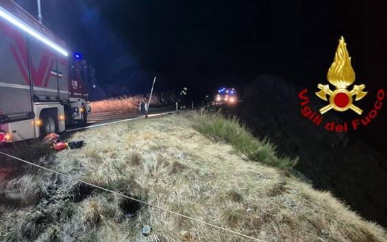 Genova, auto in un burrone: morto ragazzo sul passo del Faiallo | Sky TG24