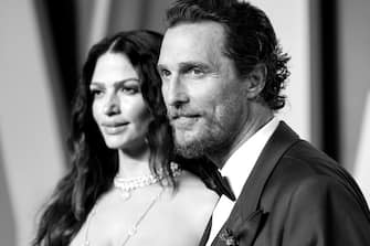 BEVERLY HILLS, CALIFORNIA - MARCH 10: (EDITOR'S NOTE: Image has been converted to black and white. Color version available.)(L-R) Camila Alves and Matthew McConaughey attend the 2024 Vanity Fair Oscar Party Hosted By Radhika Jones at Wallis Annenberg Center for the Performing Arts on March 10, 2024 in Beverly Hills, California. (Photo by Cindy Ord/VF24/Getty Images for Vanity Fair)