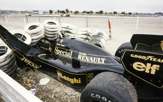 CIRCUIT PAUL RICARD, FRANCE - JULY 06: Ayrton Senna wrecked Lotus 98T Renault during the French GP at Circuit Paul Ricard on July 06, 1986 in Circuit Paul Ricard, France. (Photo by Rainer Schlegelmilch)