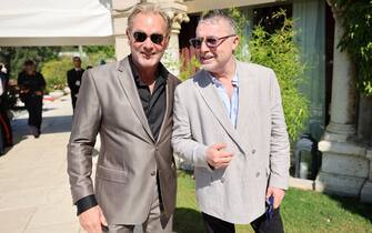 Mostra cinema Venezia VENICE, ITALY - SEPTEMBER 07: Todd Allen and David O'Hara are seen at Hotel Excelsior during the 81st Venice International Film Festival on September 07, 2024 in Venice, Italy. (Photo by Matt Winkelmeyer/Getty Images)