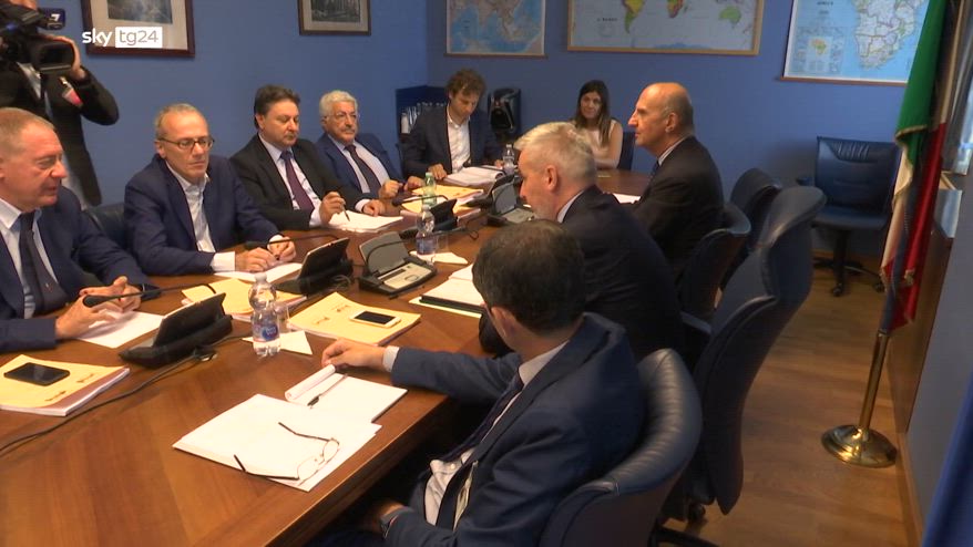 Paragon, tra i giornalisti spiati anche D’Agostino di Dagospia | SkyTG 24