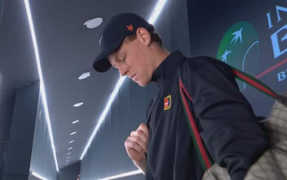 https://static.sky.it/editorialimages/816f682bd3930918575604e9270ee968b412cf39/skysport/it/tennis/video/2025/05/10/sinner-navone-roma-tifosi-coro/sky_sport_sinner_roma.jpg?im=Resize,width=565