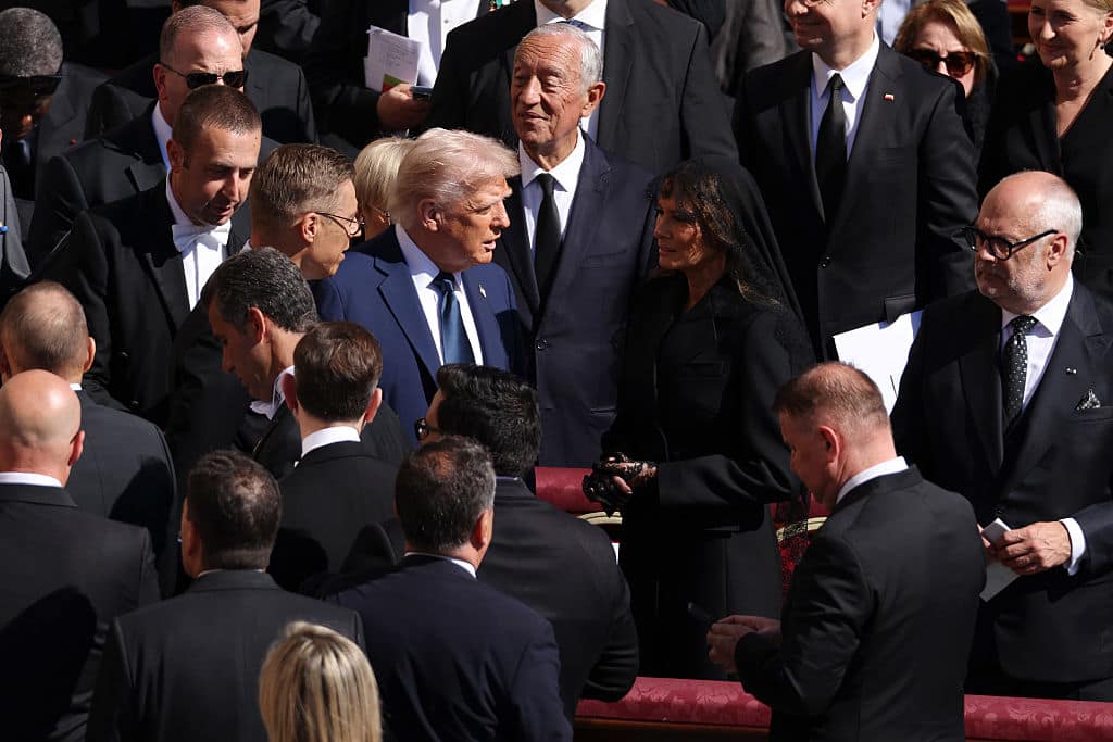 Donald e Melania Trump in piazza San Pietro per i funerali di Papa Francesco trump