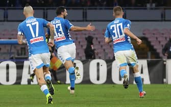 Napoli's Raul Albiol (C) jubilates with his teammates after scoring the goal during Italian Serie A soccer match SSC Napoli vs S.P.A.L. at the San Paolo stadium in Naples, Italy, 22 December 2018.
ANSA/CESARE ABBATE