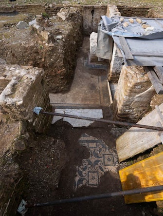 Il bagno rituale ebraico emerso dagli scavi condotti a Ostia Antica, 10 marzo 2025.   NPK   ANSA / Ufficio stampa Ministero Cultura     +++ ANSA PROVIDES ACCESS TO THIS HANDOUT PHOTO TO BE USED SOLELY TO ILLUSTRATE NEWS REPORTING OR COMMENTARY ON THE FACTS OR EVENTS DEPICTED IN THIS IMAGE; NO ARCHIVING; NO LICENSING +++