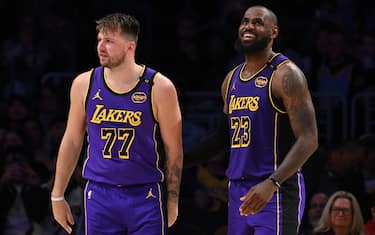 DONCIC, 31 PUNTI PER IL 26° COMPLEANNO