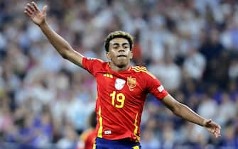 epa11469236 Lamine Yamal of Spain reacts during the UEFA EURO 2024 semi-finals soccer match between Spain and France in Munich, Germany, 09 July 2024.  EPA/RONALD WITTEK