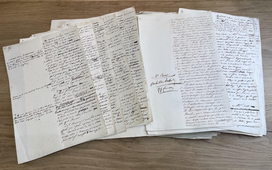 Manuscript_of_the_battle_of_Austerlitz_dictated_and_corrected_by_Napoléon._Credit_Arts_et_Autographes.jpg