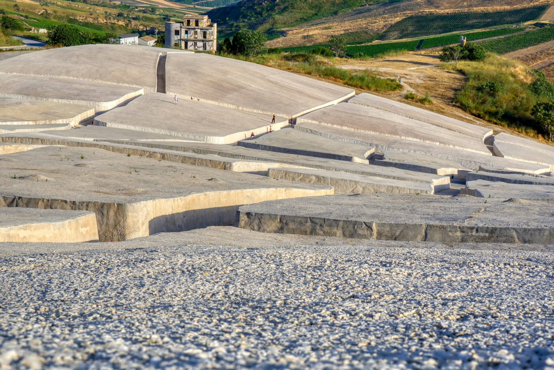 antonio-sessa-4720Z6uLkrQ-unsplash.jpg