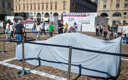 Salone dell'Auto di Torino, vettura da rally sulla folla: 12 feriti