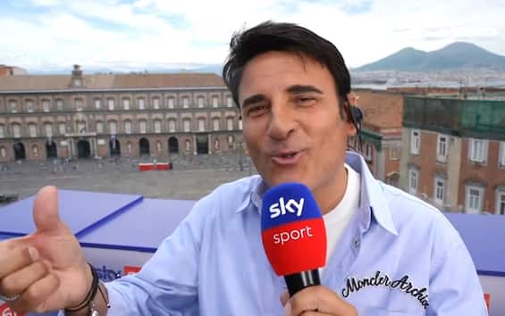 https://static.sky.it/editorialimages/83115dd2c5a0ad0f3fe0f439dadc9ef9c38f545b/skysport/it/calcio/serie-a/video/2025/05/24/napoli-scudetto-sal-da-vinci-video/sal_da_vinci.jpg?im=Resize,width=565