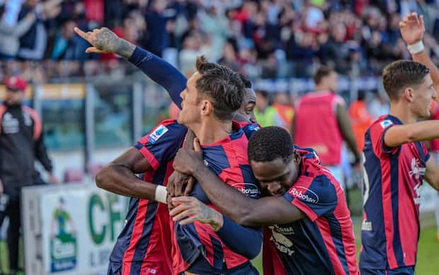 Cagliari vs Genoa 5/11/2023 14:00 Football Events & Result