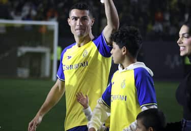 (230104) -- RIYADH, Jan. 4, 2023 (Xinhua) -- Al-Nassr's Portuguese forward Cristiano Ronaldo (L) gestures to fans during his unveiling at the Mrsool Park Stadium in the Saudi Arabia capital Riyadh on Jan. 3, 2023. (Xinhua/Wang Haizhou) - Wang Haizhou -//CHINENOUVELLE_08480048/Credit:CHINE NOUVELLE/SIPA/2301040902/Credit:CHINE NOUVELLE/SIPA/2301040908