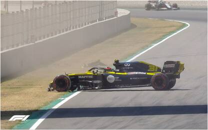 Brivido nelle libere: Ocon a muro con la Renault