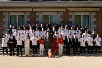 epa11480289 Spain's King Felipe VI (C), Queen Letizia (7-R), Princess Leonor (6-L) and Infanta Sofia (6-R) pose for the photographers during the reception of Spain's national soccer team following their UEFA EURO 2024 victory, at Zarzuela Palace in Madrid, Spain, 15 July 2024. Spain defeated England by 2-1 in the final of the 2024 European Championship in Germany on 14 July 2024.  EPA/Borja Sanchez-Trillo