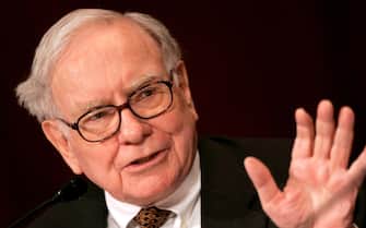 epa08398517 (FILE) - Warren Buffett, chairman and CEO of Berkshire Hathaway, testifying about the estate tax, often called the death tax, during a Senate Finance Committee hearing on Capitol Hill in Washington DC, USA, 14 November 2007 (reissued 03 May 2020). Berkshire Hathaway Chairman Warren Buffet on 02 May said his conglomerate Berkshire Hathaway had sold the entire stakes in the four biggest US airlines.  EPA/MATTHEW CAVANAUGH