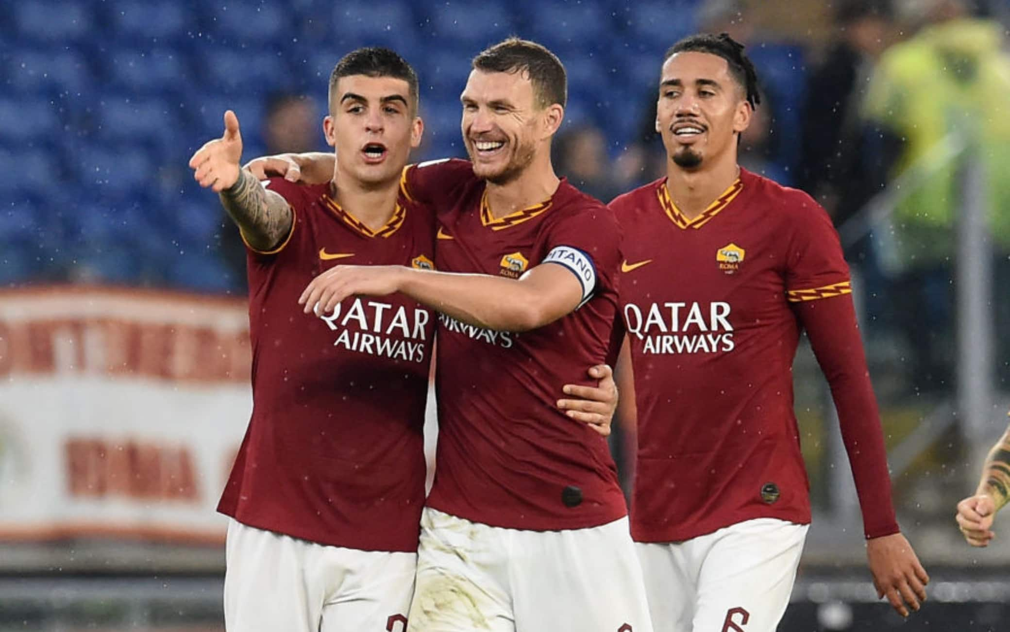 Mancini, Dzeko e Smalling festeggiano la vittoria