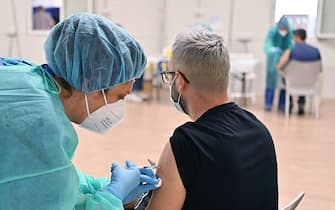 Apertura hub vaccinale last minute presso l ospedale temporaneo  al parco Valentino, Torino, 4 giugno 2021 ANSA/ ALESSANDRIO DI MARCO