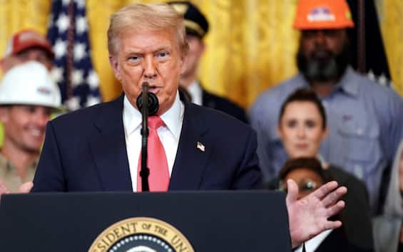 Trump: “Iran vicino a bomba atomica. Niente proroga sui dazi'