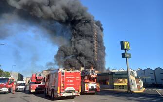 incendio milano oggi