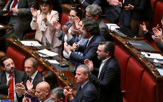 Francesco Silvestri del M5s (C) dopo l'esito della votazione della risoluzione di maggioranza sullo scostamento di bilancio nell'aula della Camera, Roma, 27 aprile 2023. ANSA/ETTORE FERRARI