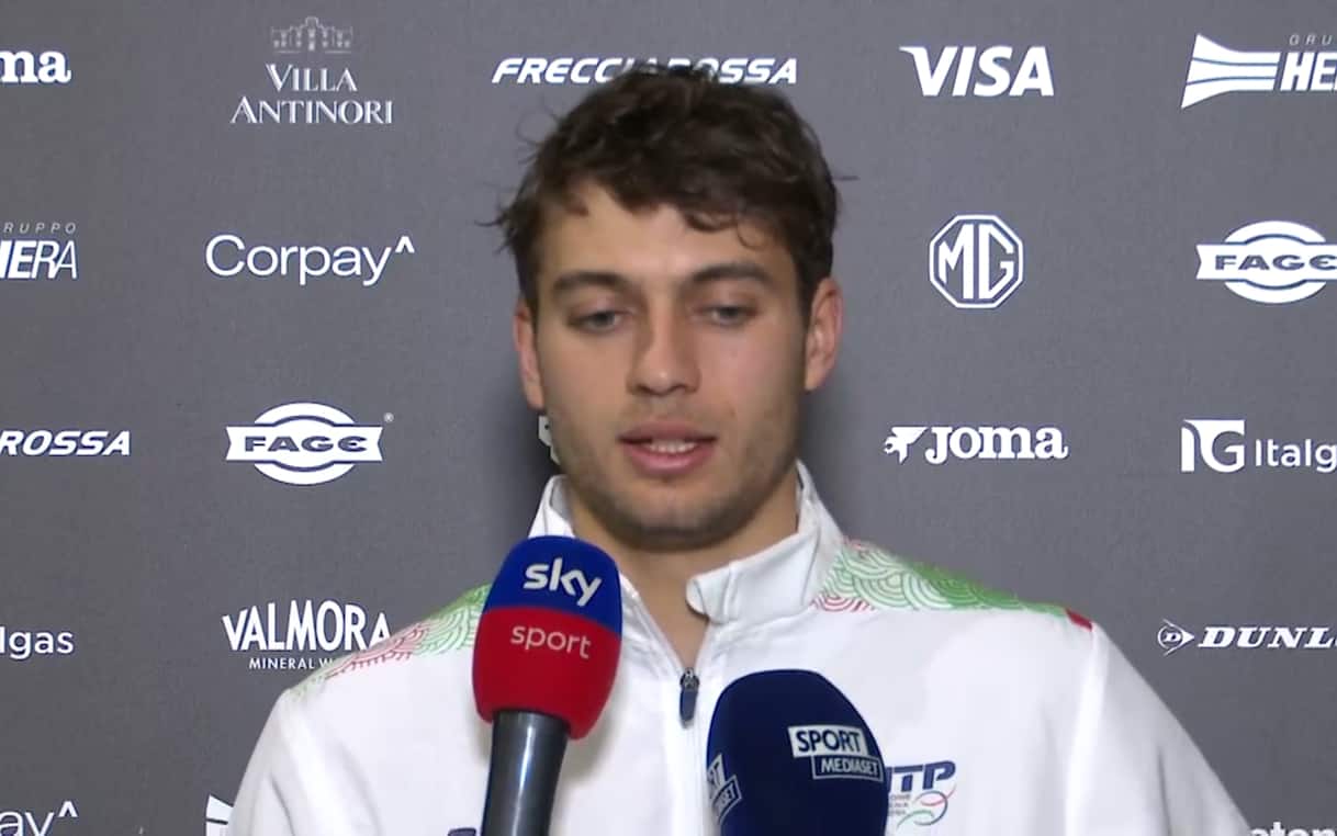 https://static.sky.it/editorialimages/8504ca49424705ef01f9e12bc65c94925c4bdad4/skysport/it/tennis/video/2025/11/23/cobolli-coppa-davis-intervista-video-1054274/screen_cobolli_intv.jpg?im=Resize,width=1218