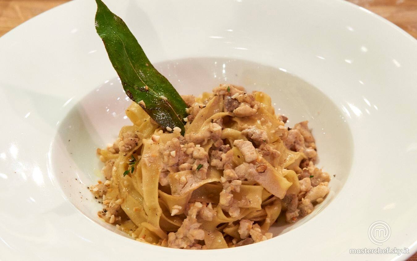 Tagliatelle fresche al ragù di coniglio e caffè