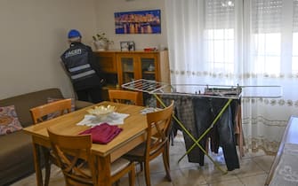Tecnici dell'Acen (Agenzia Campania edilizia residenziale) fanno verifiche degli eventuali danni dovuti alle scosse nella zona Flegrea del comune di Pozzuoli, 17 febbraio 2025./// Technicians from ACEN (Campania Residential Construction Agency) check for any damage caused by tremors in the Flegrea area of ??the municipality of Pozzuoli, Italy, 17 February 2025. The scary recent seismic activity in the Campi Flegrei volcanic caldera near Naples continued overnight with a magnitude 3.9 earthquake that was followed by two others of magnitude 3. There was also a magnitude 3.9 quake on Sunday that could be felt by residents in parts of Naples and the surrounding province. In total there have been over a dozen seismic events in the area in the last three days and schools in the town of Pozzuoli, which is close to the epicentre of the earthquakes, are closed on Monday as a precautionary measure.
ANSA / CIRO FUSCO