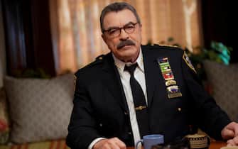 "Fog of War" -- Danny and Baez work with Texas Ranger Waylon Gates (Lyle Lovett) when they are put on a case to find the Lone Star Killer. Also, after Eddie\'s partner, Officer James Addison (Justin Cunningham), mistakenly shoots an undercover cop, internal affairs accuses Jamie of not supervising properly, and Frank speaks with Officer Addison about why he shouldn\'t turn in his shield, on BLUE BLOODS, Friday, Feb. 14 (10:00-11:00 PM, ET/PT) on the CBS Television Network. Pictured: Tom Selleck as Frank Reagan Photo: John Paul Filo/CBS  ©2020 CBS Broadcasting Inc. All Rights Reserved.